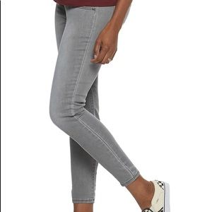 Never worn size 12 a glow maternity skinny jeans